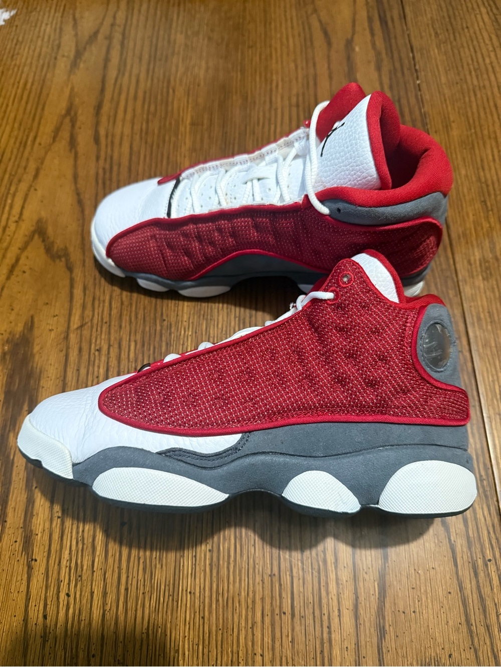 Jordan 13 retro gym red flint grey 884129-600 good condition slight yellowing.